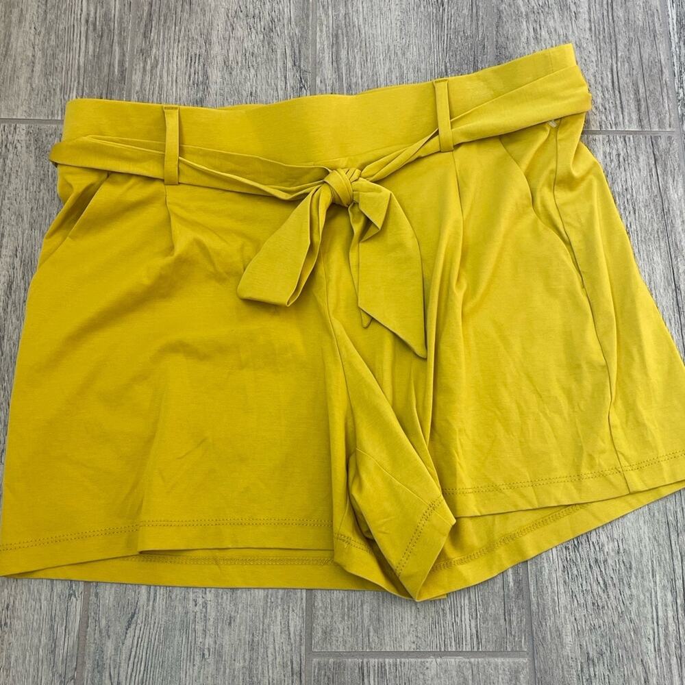 Loft cotton shorts - yellow - size M